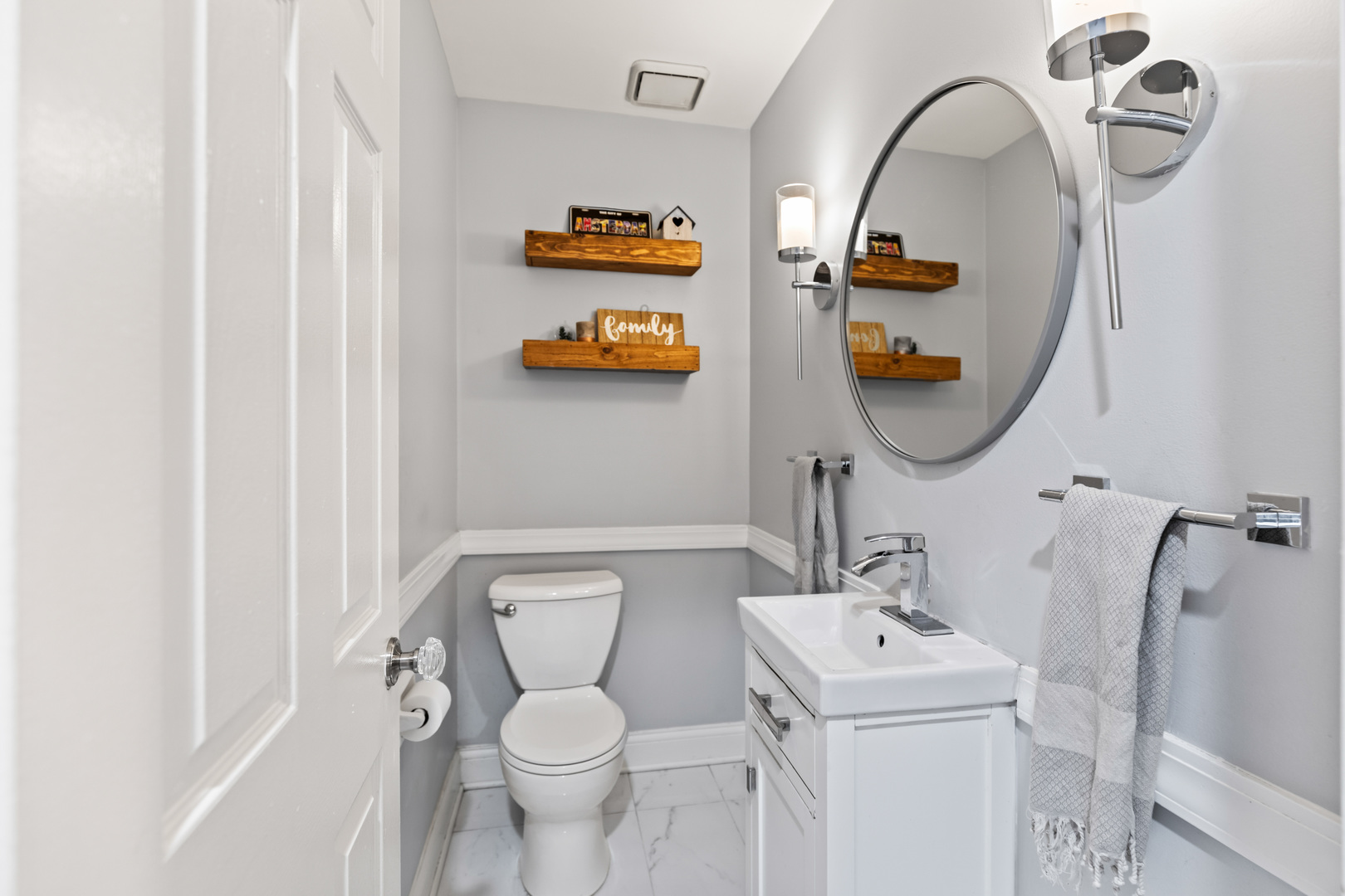 2660 N Bosworth Avenue Unit: 2NW