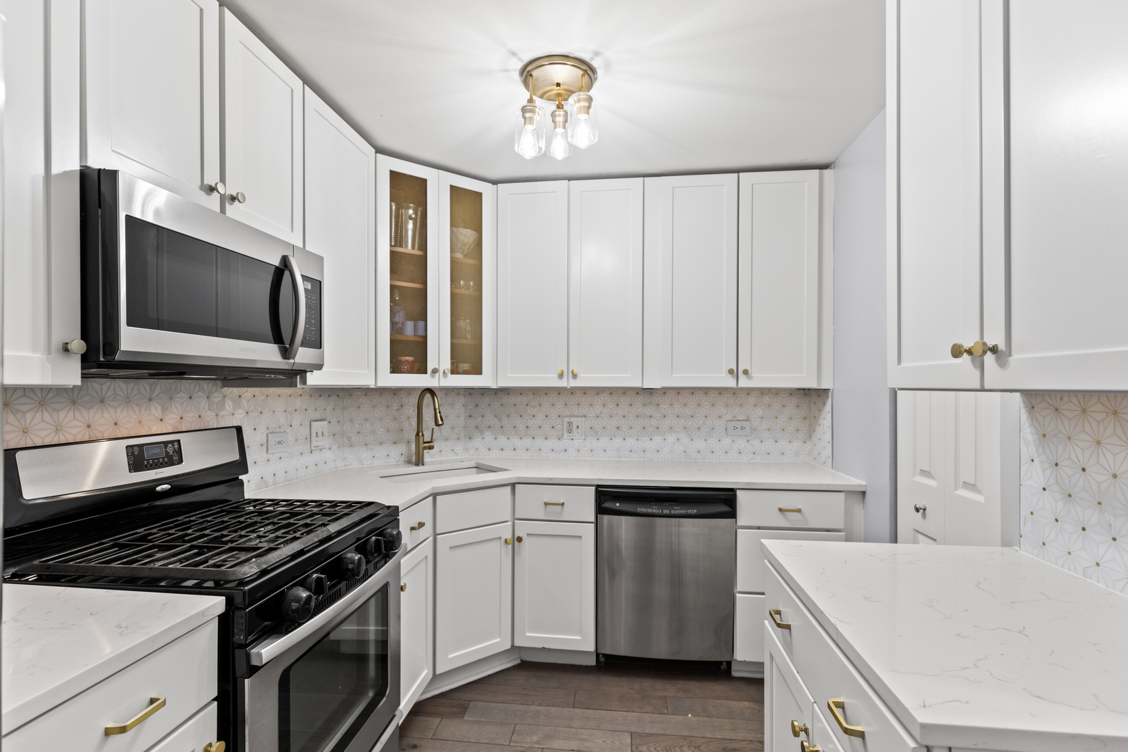 2660 N Bosworth Avenue Unit: 2NW