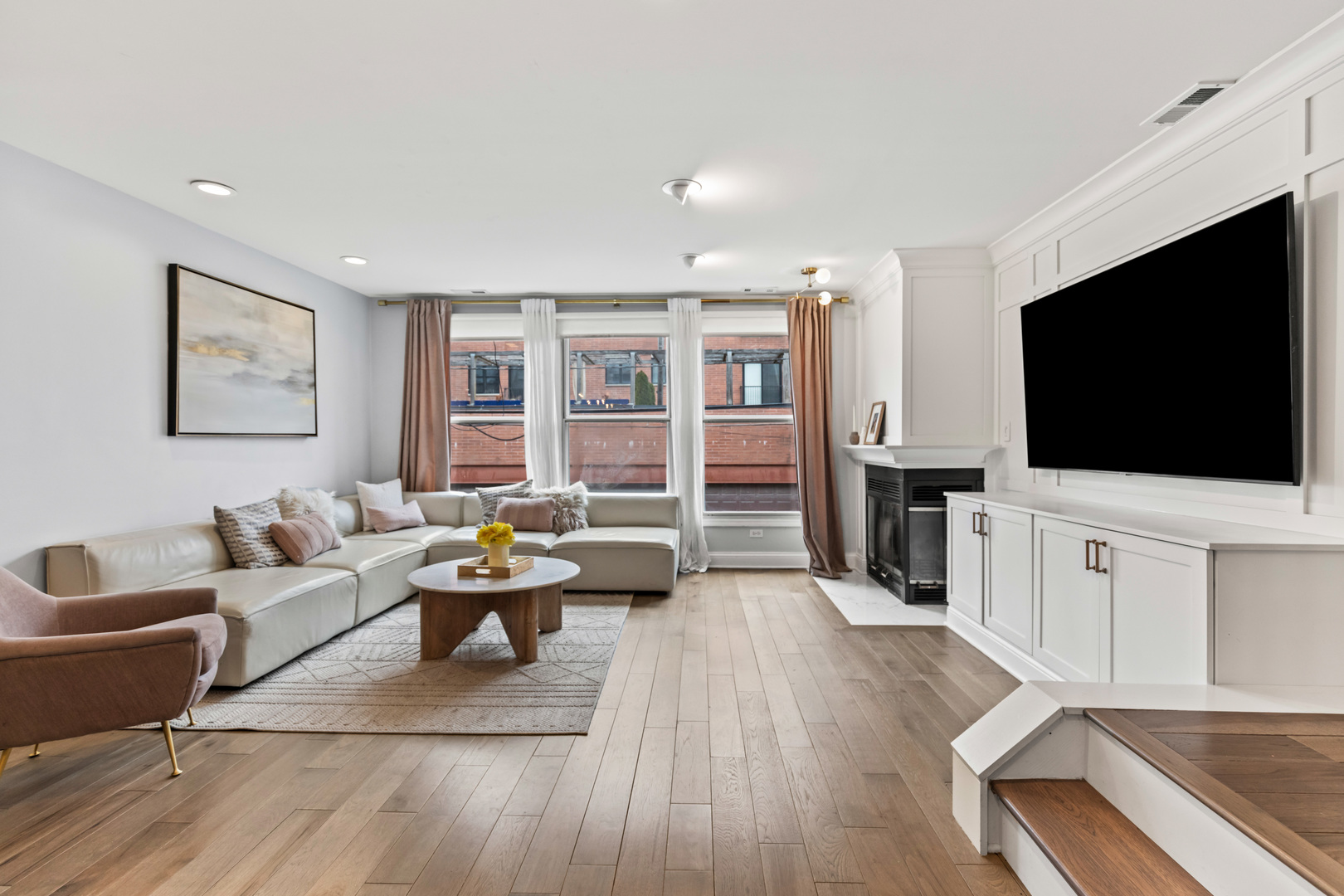 2660 N Bosworth Avenue Unit: 2NW