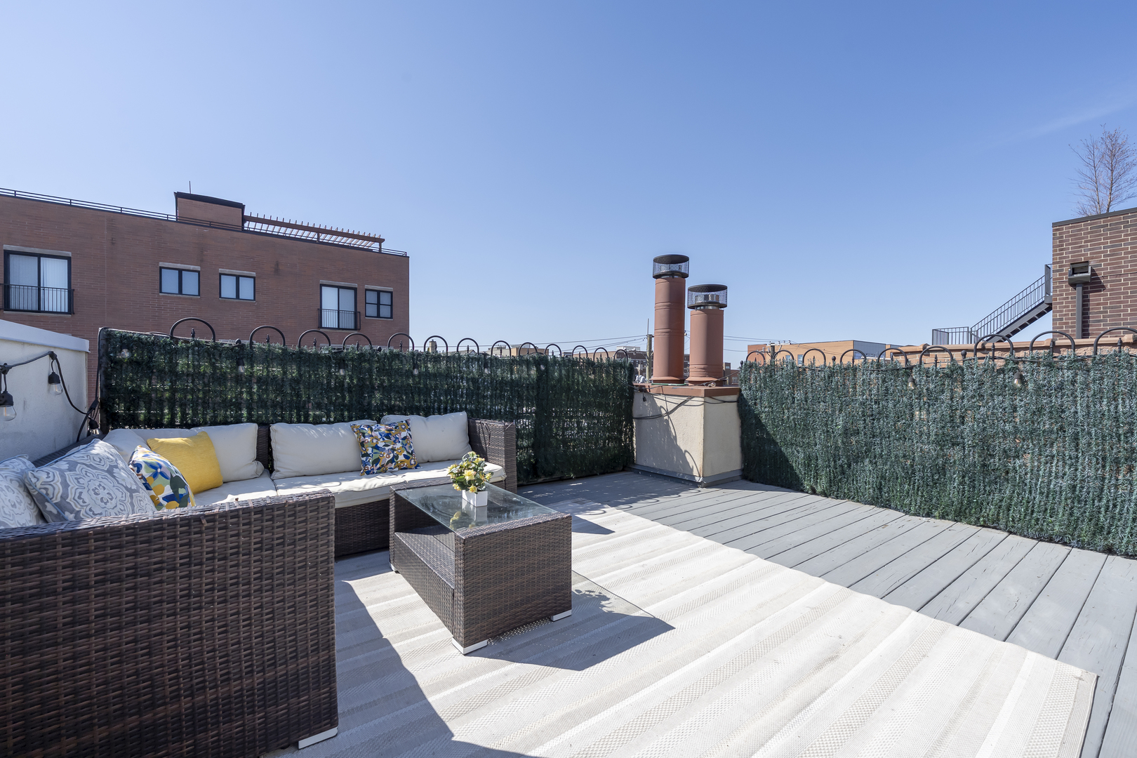 2660 N Bosworth Avenue Unit: 2NW