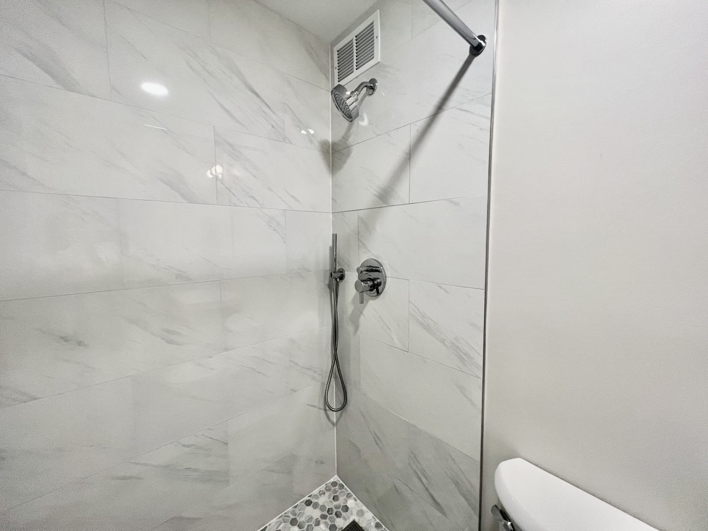 3950 N Lake Shore Drive Unit: 1101A