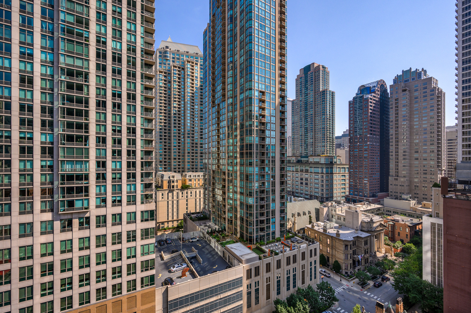 10 E Ontario Street Unit: 1810