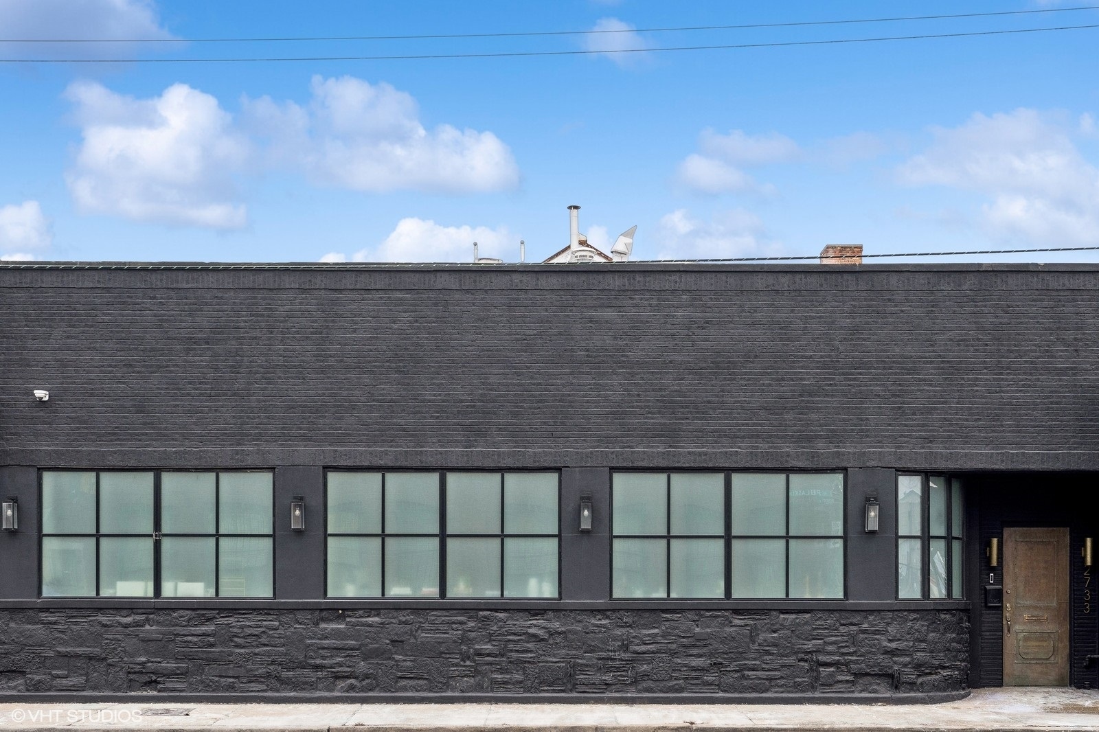 2733 N Pulaski Road