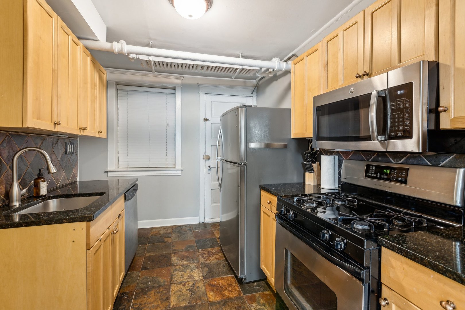 1200 W Waveland Avenue Unit: B