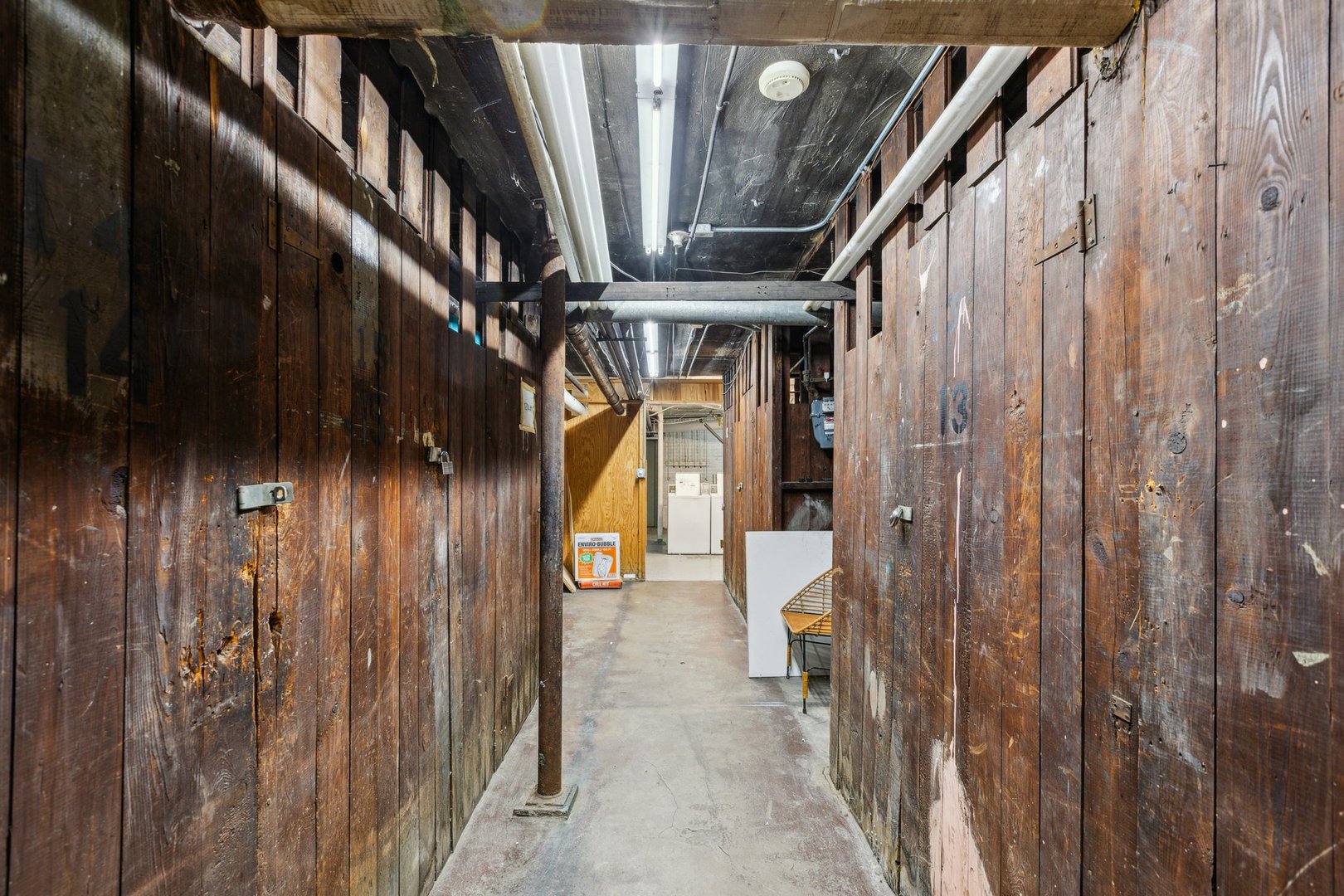 1200 W Waveland Avenue Unit: B