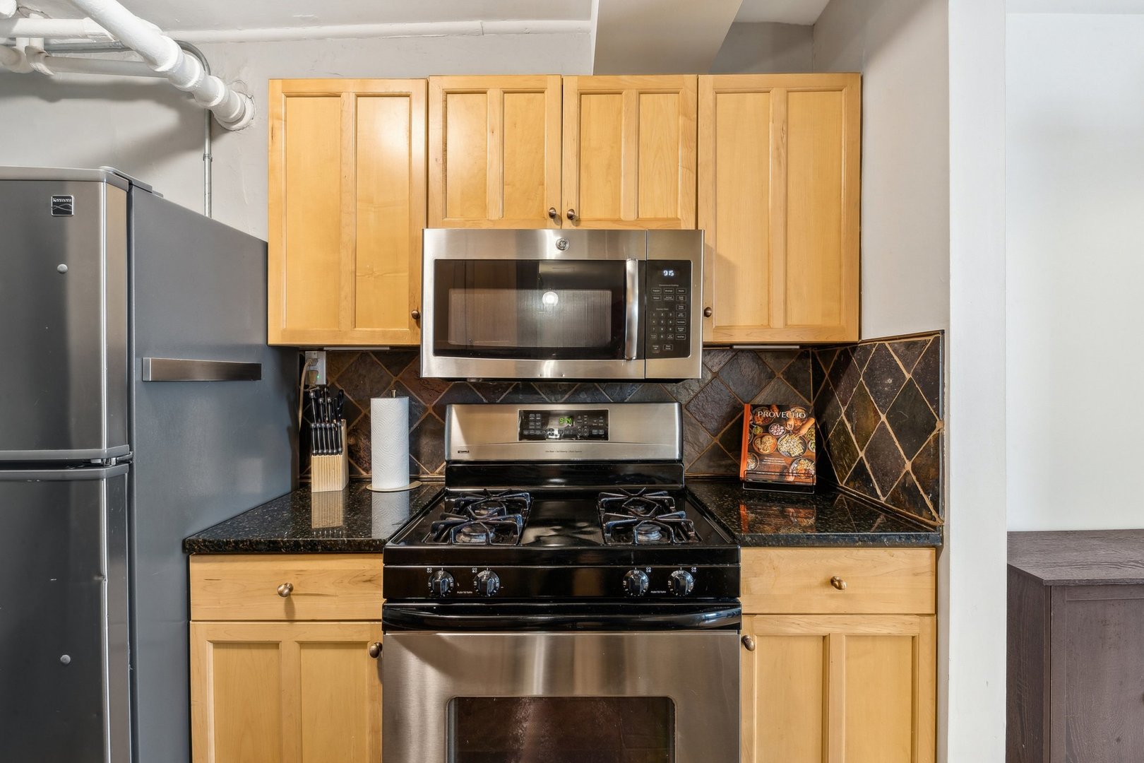 1200 W Waveland Avenue Unit: B