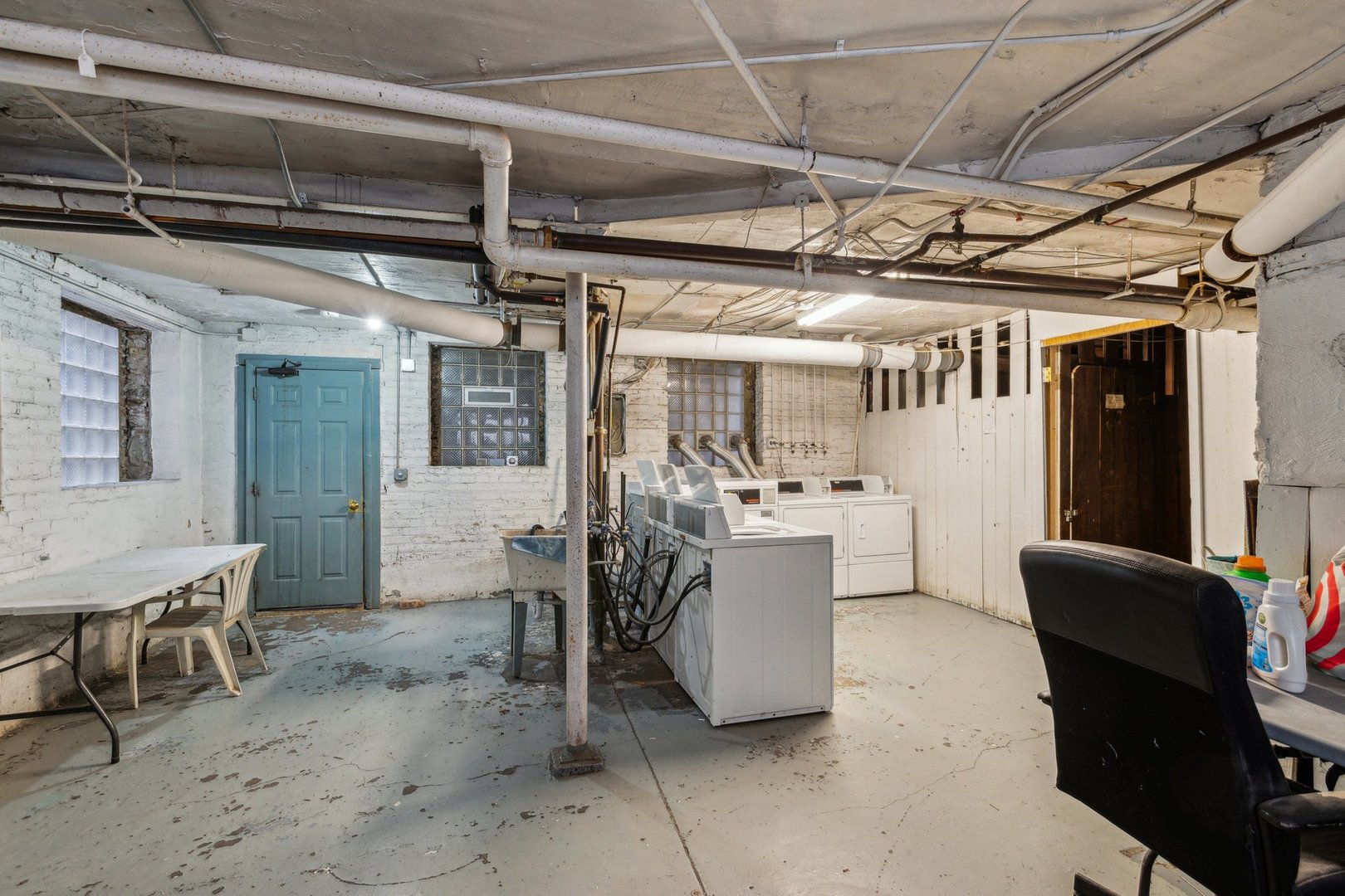 1200 W Waveland Avenue Unit: B