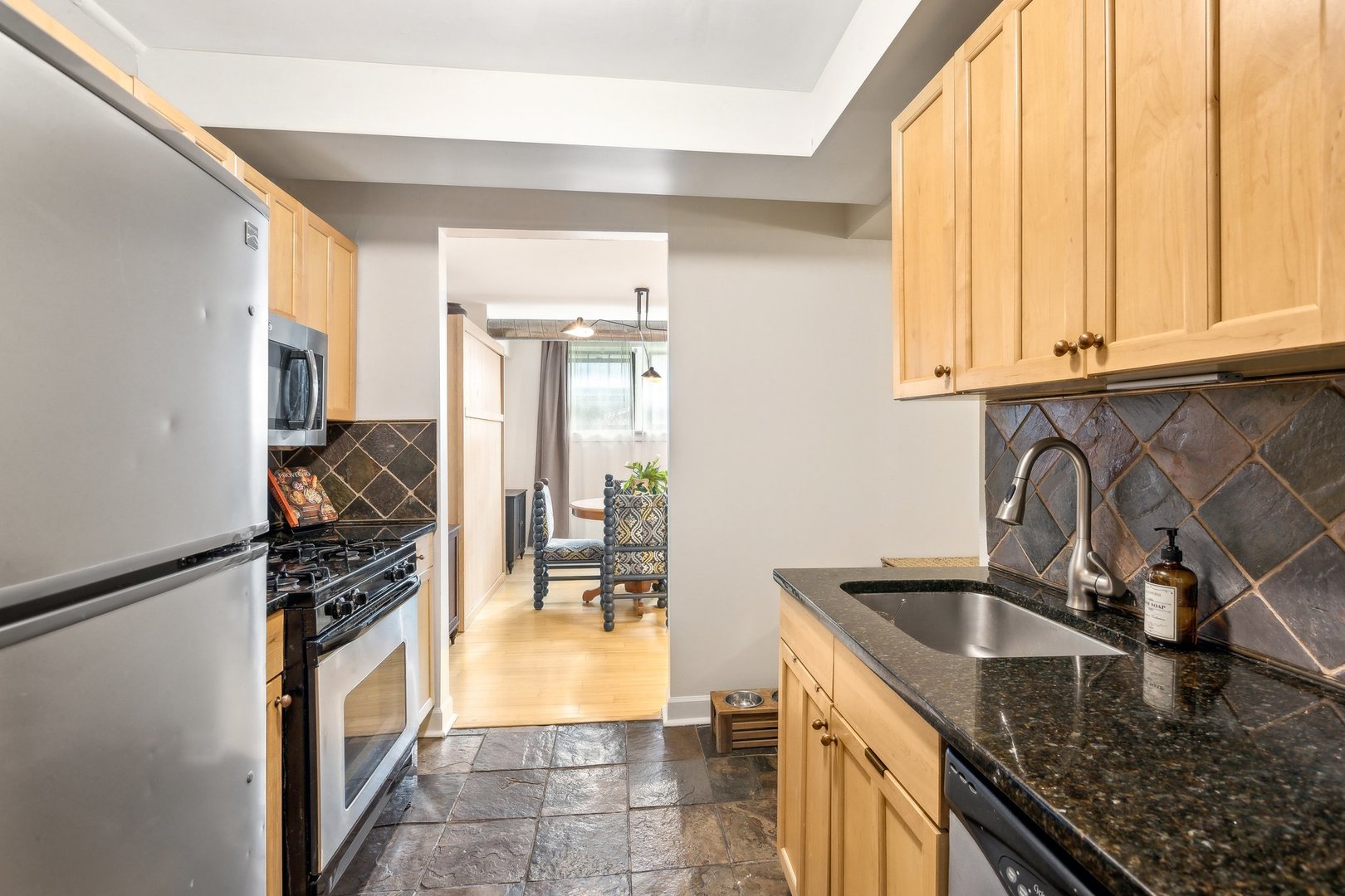 1200 W Waveland Avenue Unit: B