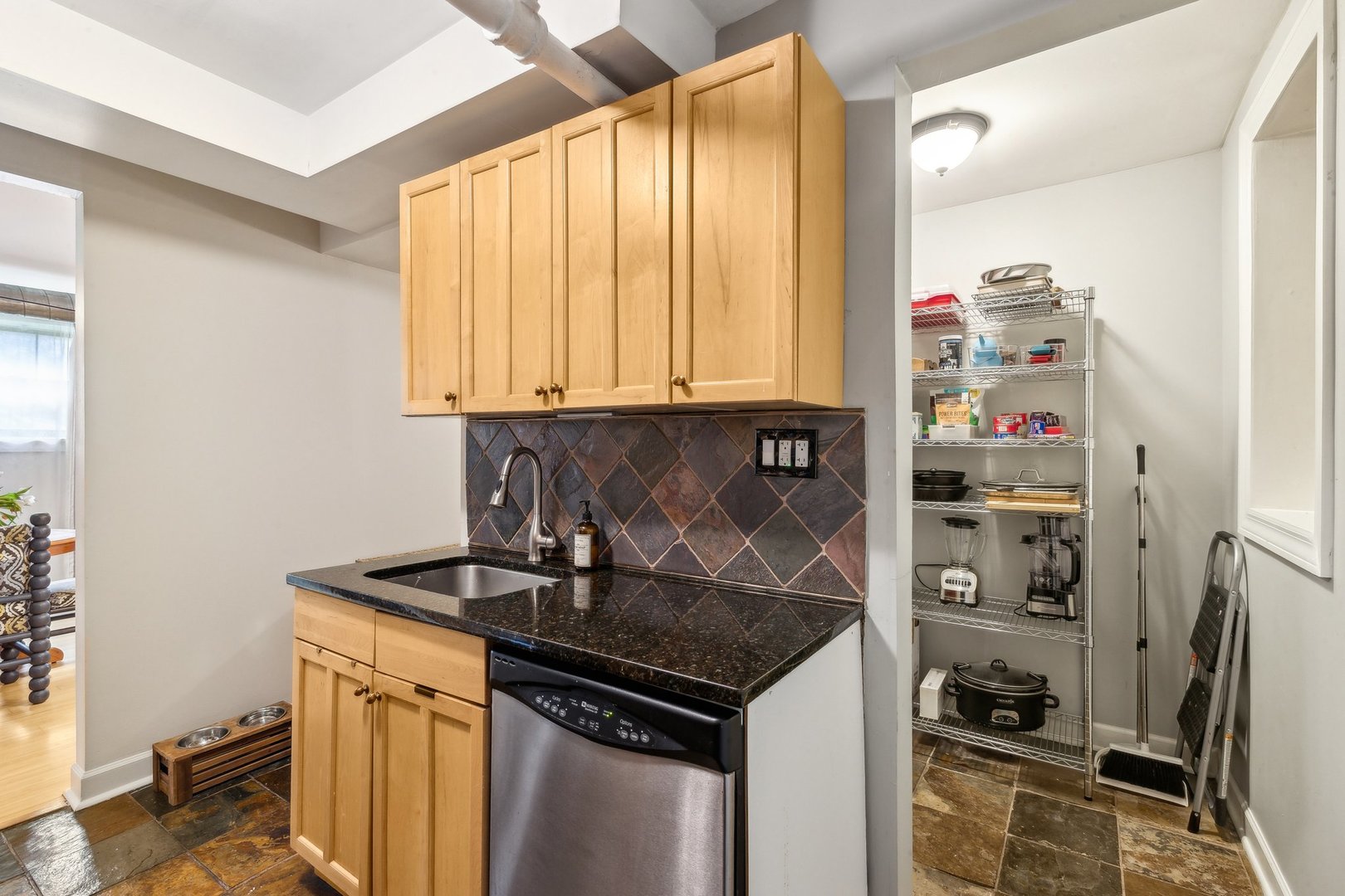 1200 W Waveland Avenue Unit: B
