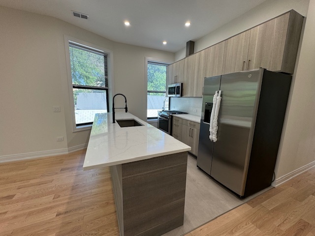 715 W Aldine Avenue Unit: PH