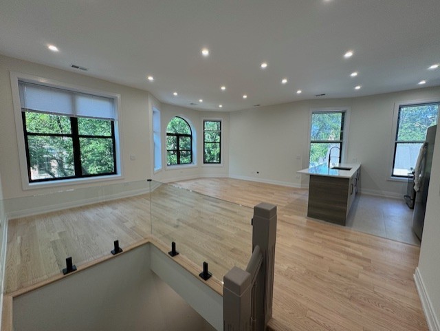 715 W Aldine Avenue Unit: PH