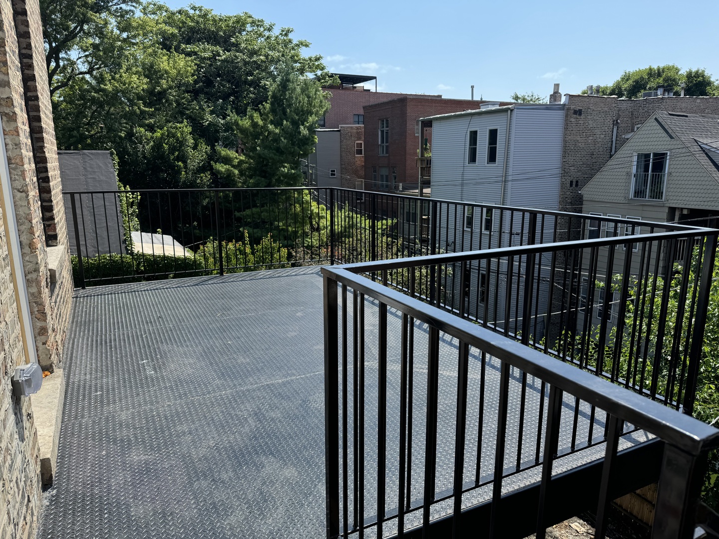 715 W Aldine Avenue Unit: PH