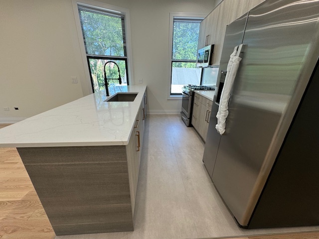 715 W Aldine Avenue Unit: PH