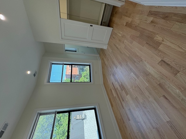 715 W Aldine Avenue Unit: PH