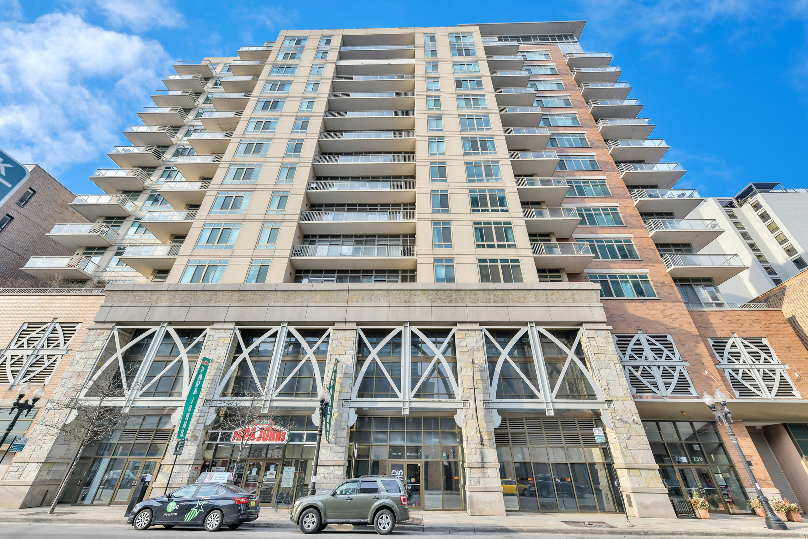 230 W Division Street Unit: 606