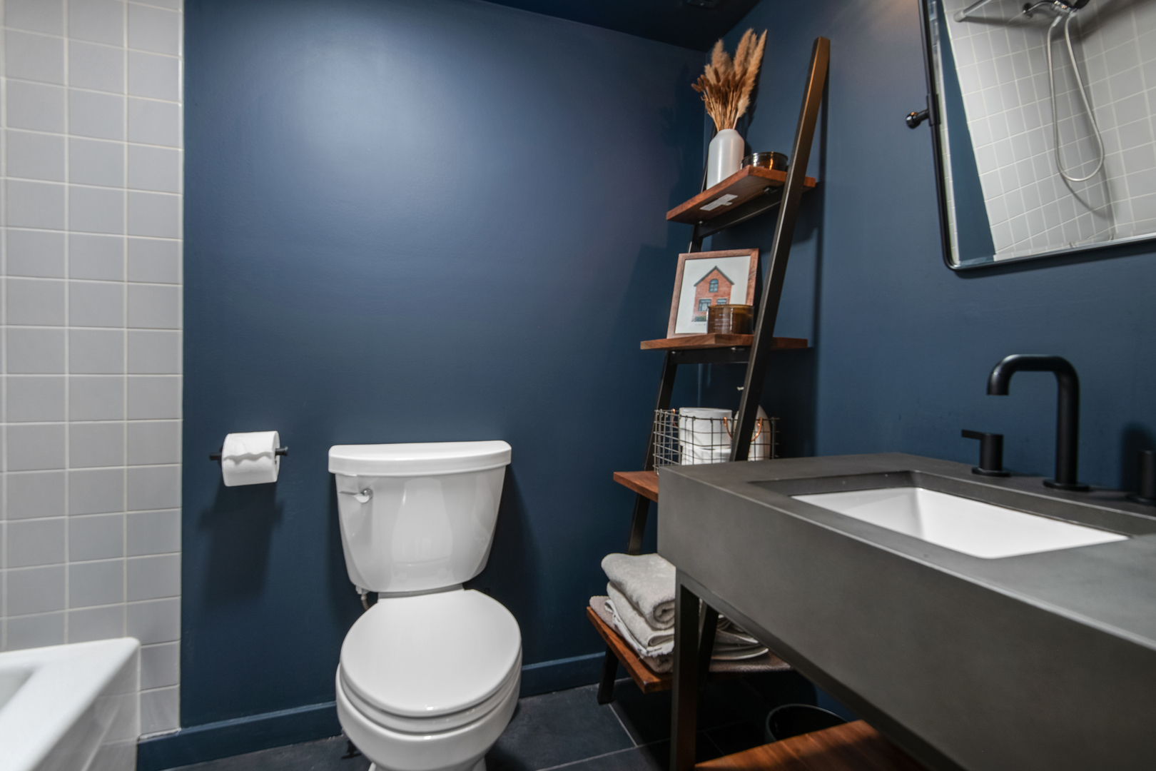 2131 W Cortland Street