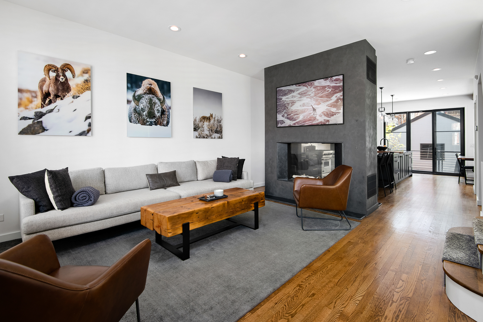 2131 W Cortland Street