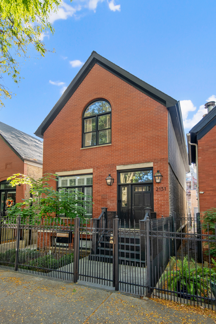 2131 W Cortland Street