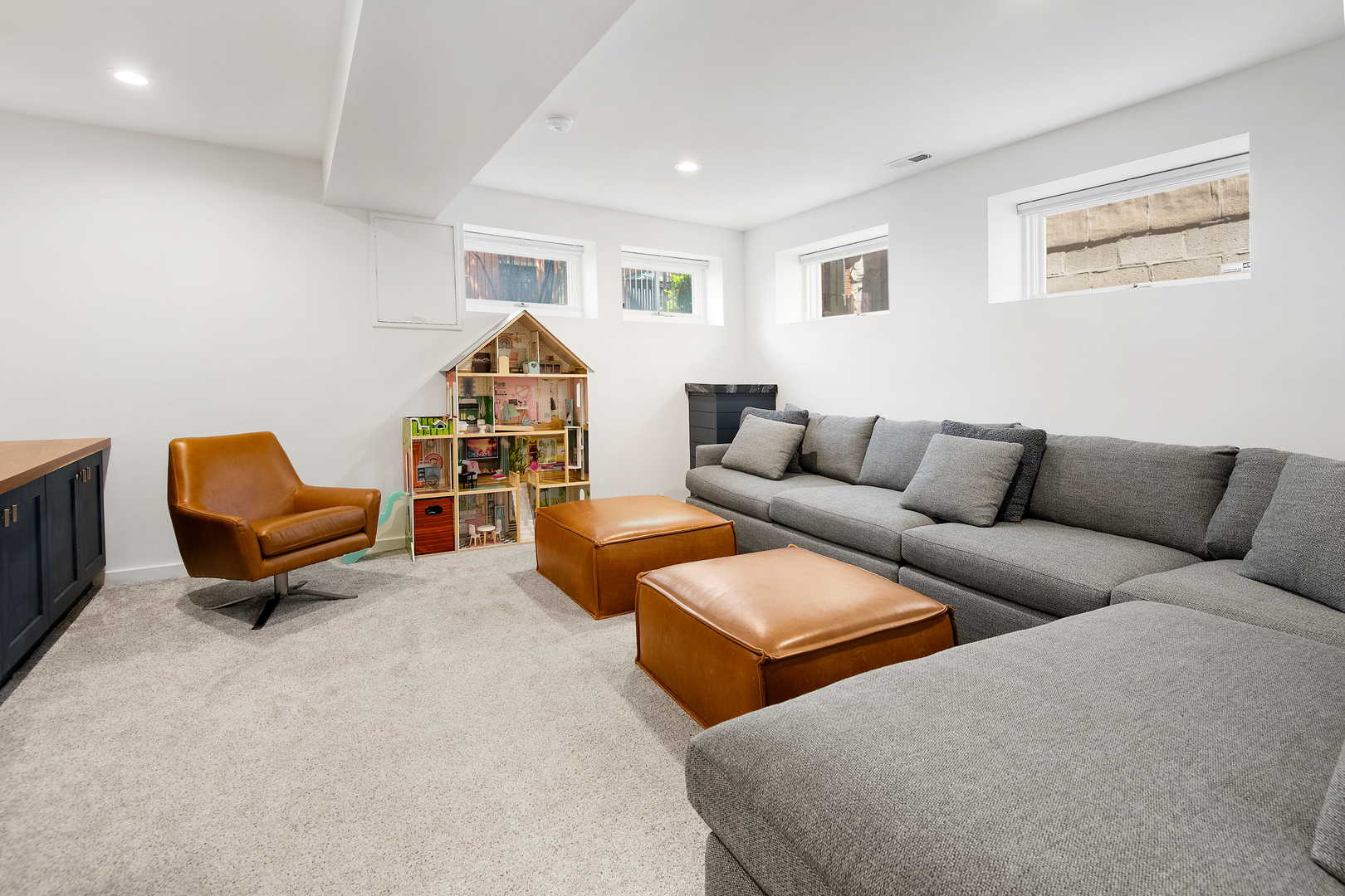 2131 W Cortland Street