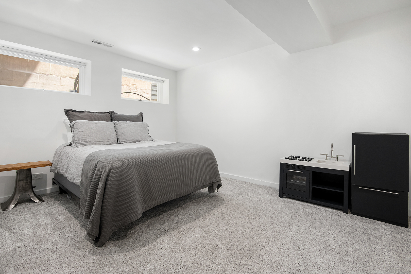 2131 W Cortland Street