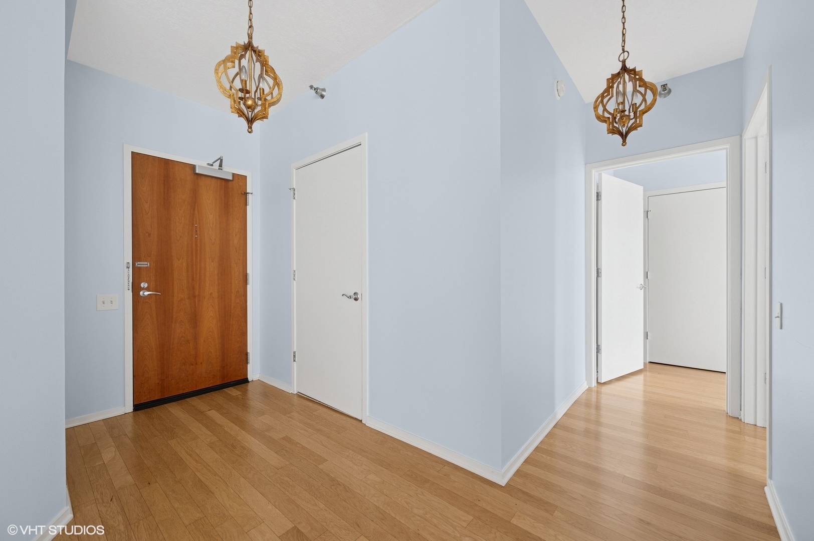 600 N Kingsbury Street Unit: 1707