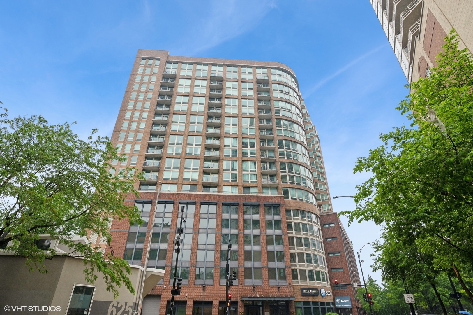 600 N Kingsbury Street Unit: 1707