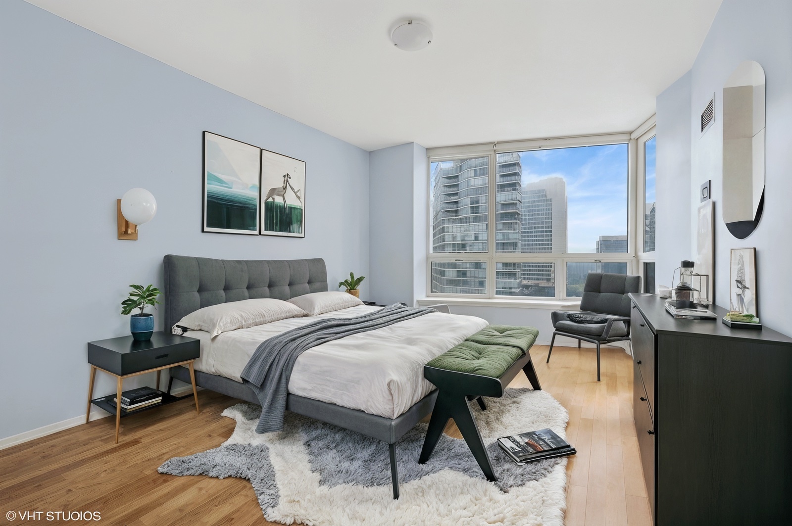 600 N Kingsbury Street Unit: 1707