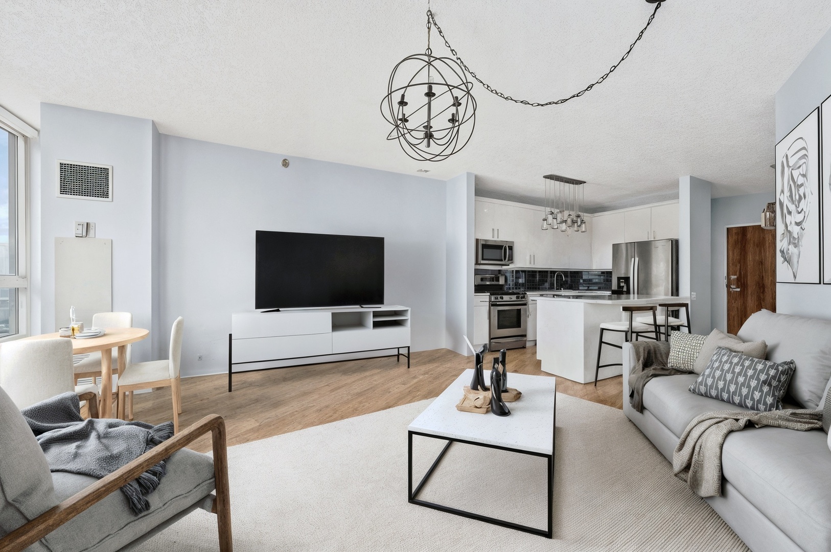 600 N Kingsbury Street Unit: 1707