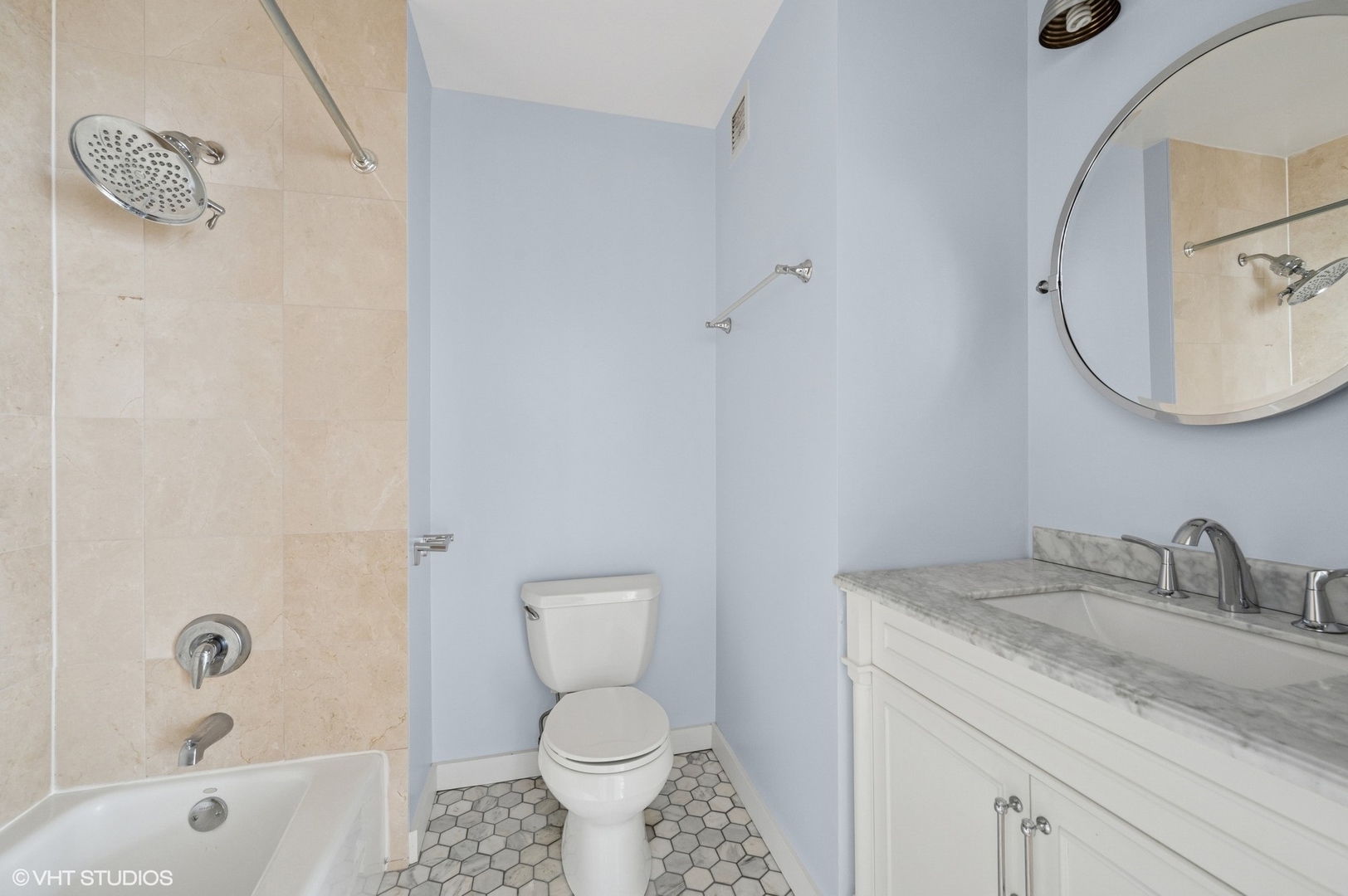 600 N Kingsbury Street Unit: 1707