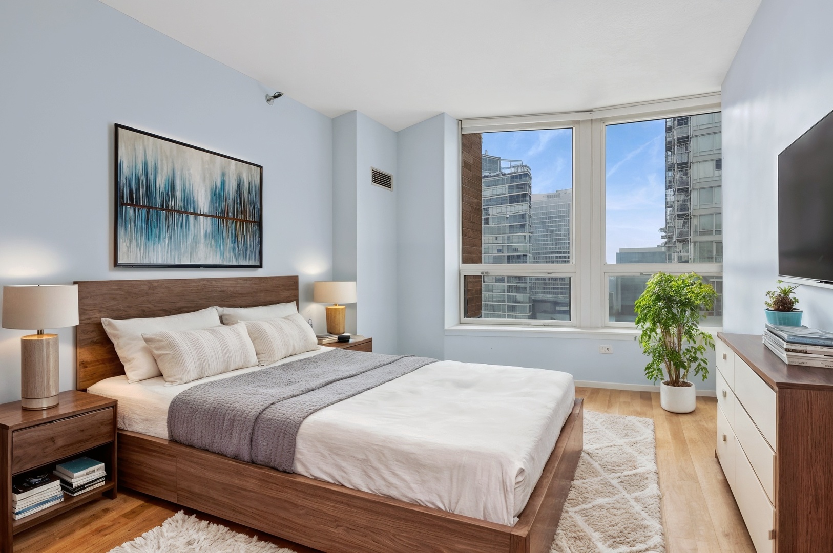 600 N Kingsbury Street Unit: 1707