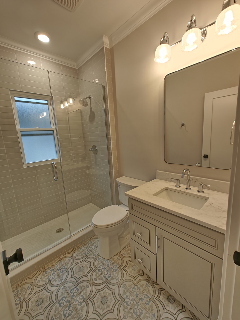 292 N Addison Avenue