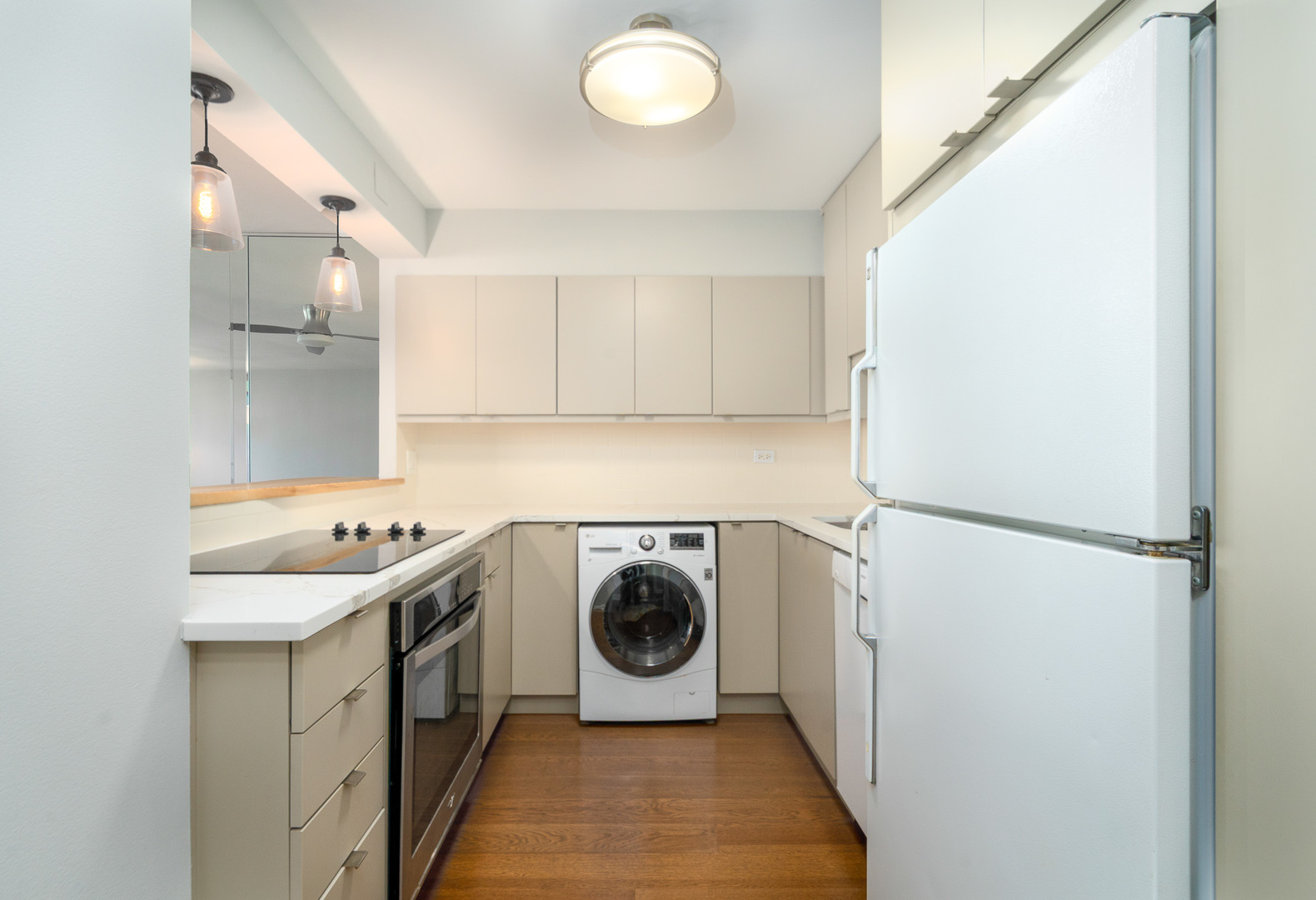 1560 N SANDBURG Terrace Unit: 2506J