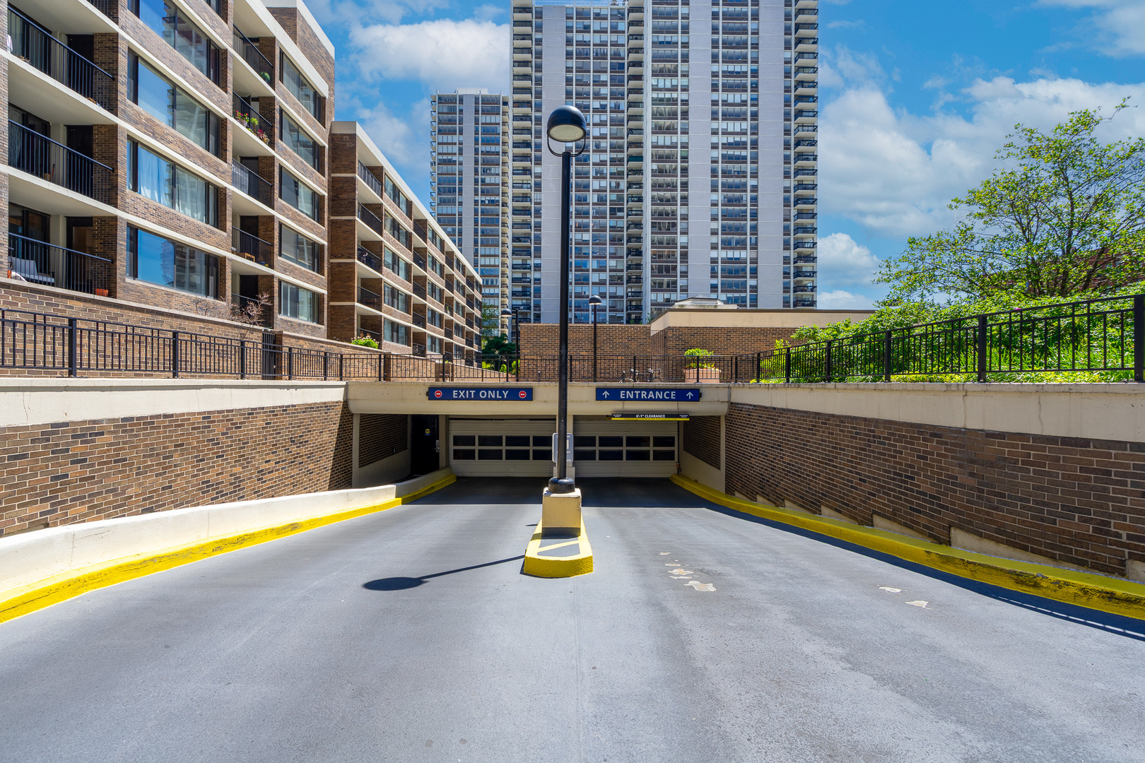 1560 N SANDBURG Terrace Unit: 2506J