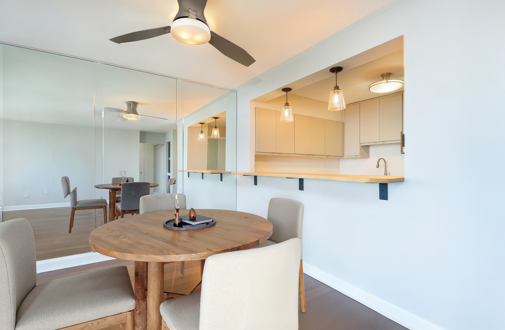 1560 N SANDBURG Terrace Unit: 2506J