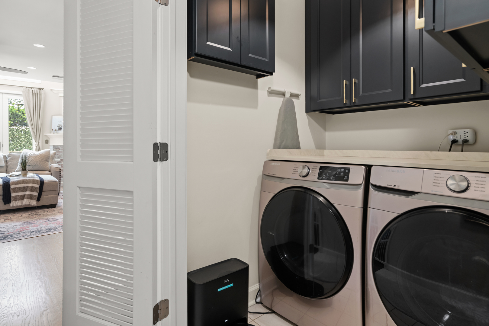 3037 N Racine Avenue Unit: 1