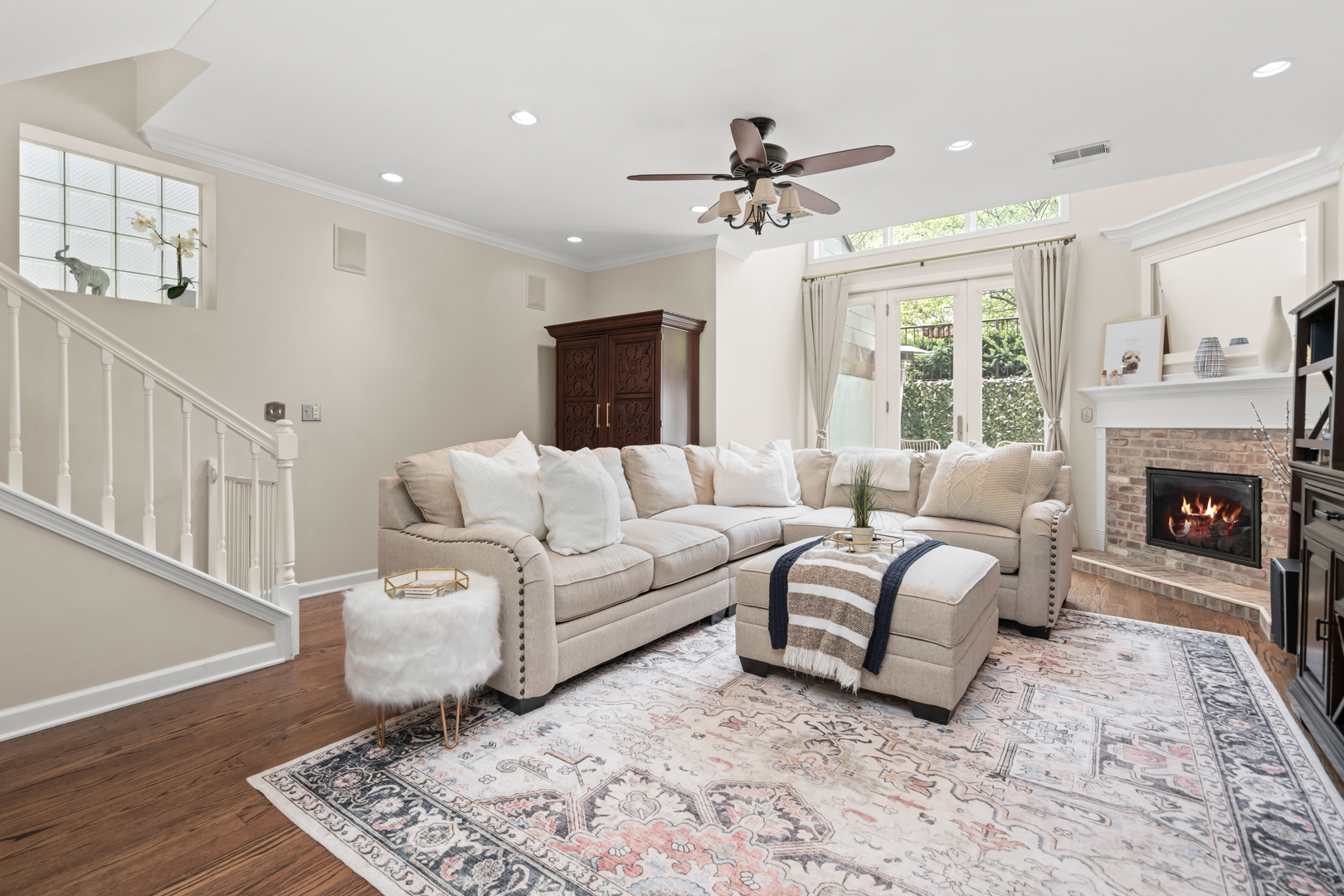 3037 N Racine Avenue Unit: 1