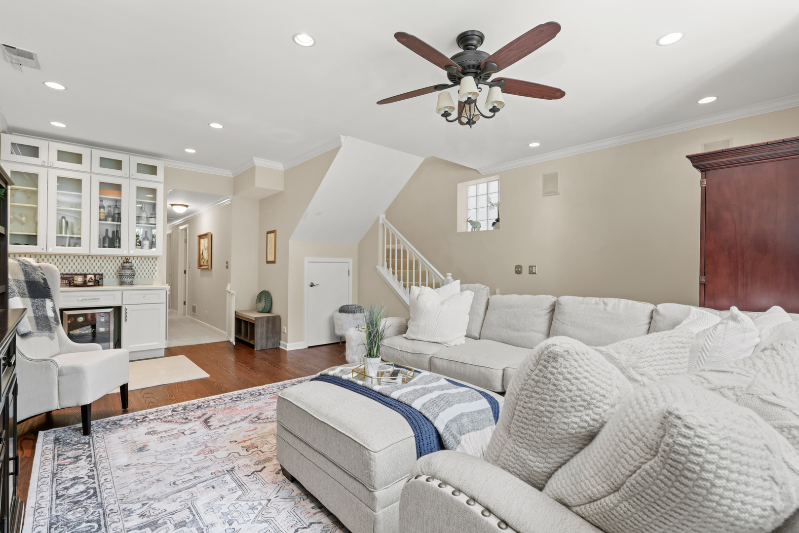 3037 N Racine Avenue Unit: 1