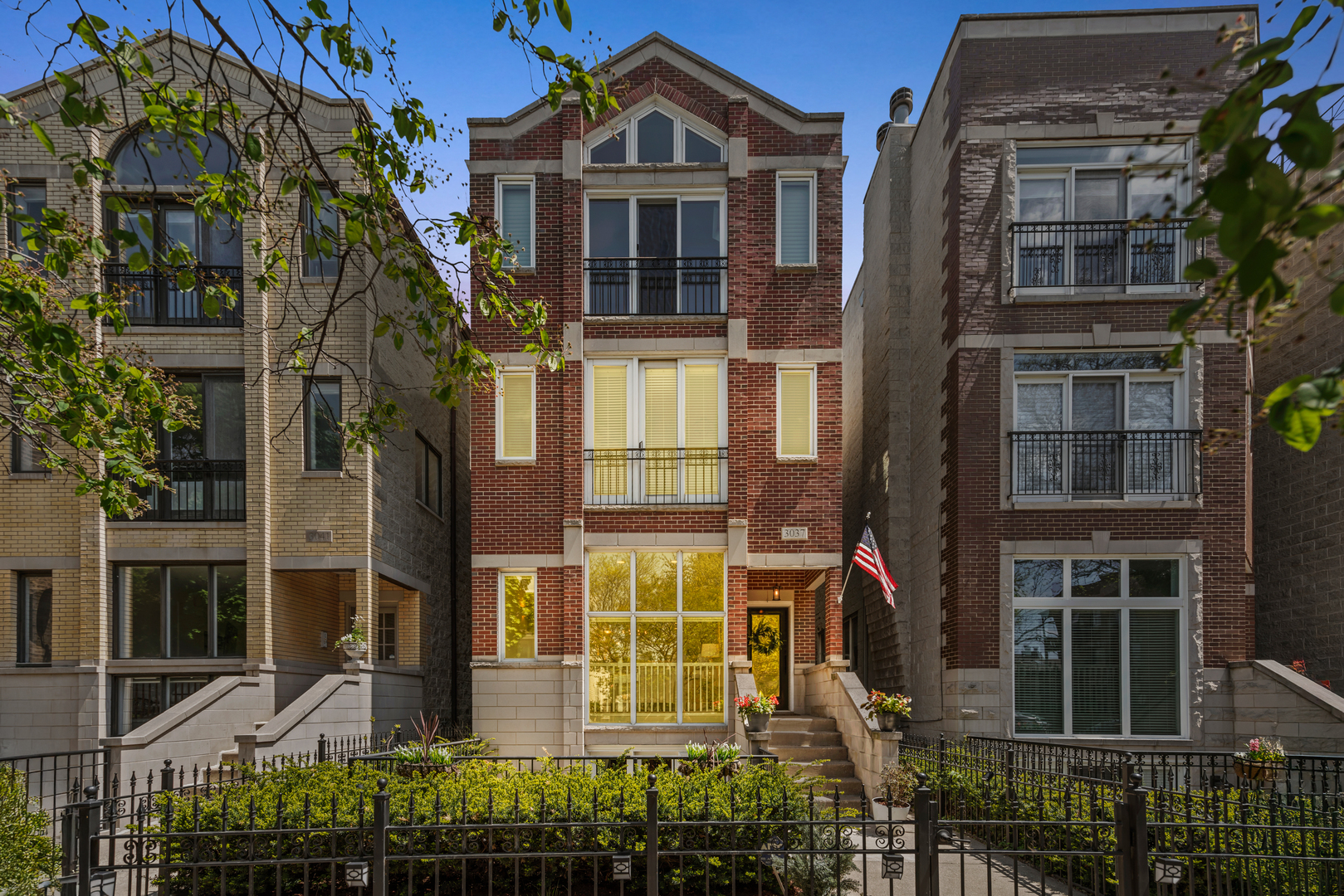 3037 N Racine Avenue Unit: 1