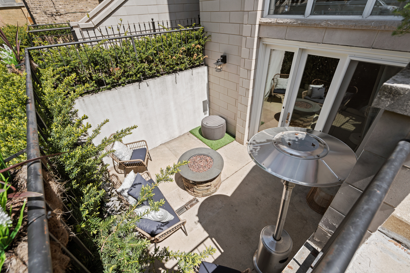 3037 N Racine Avenue Unit: 1