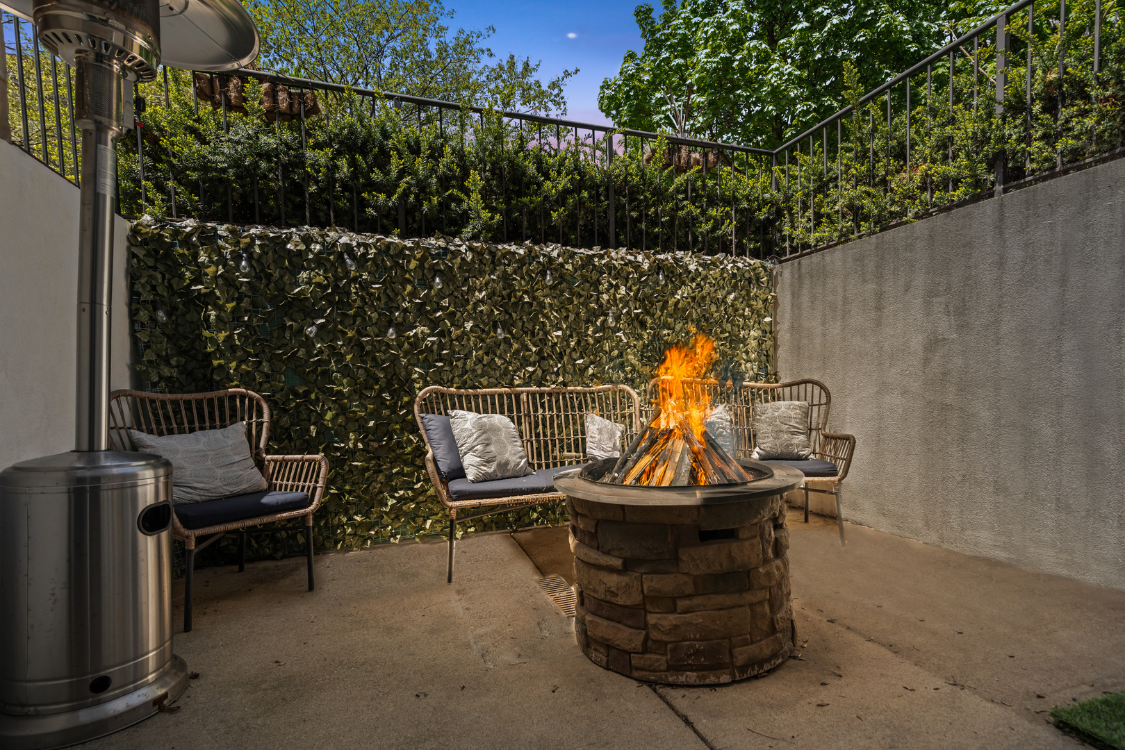 3037 N Racine Avenue Unit: 1