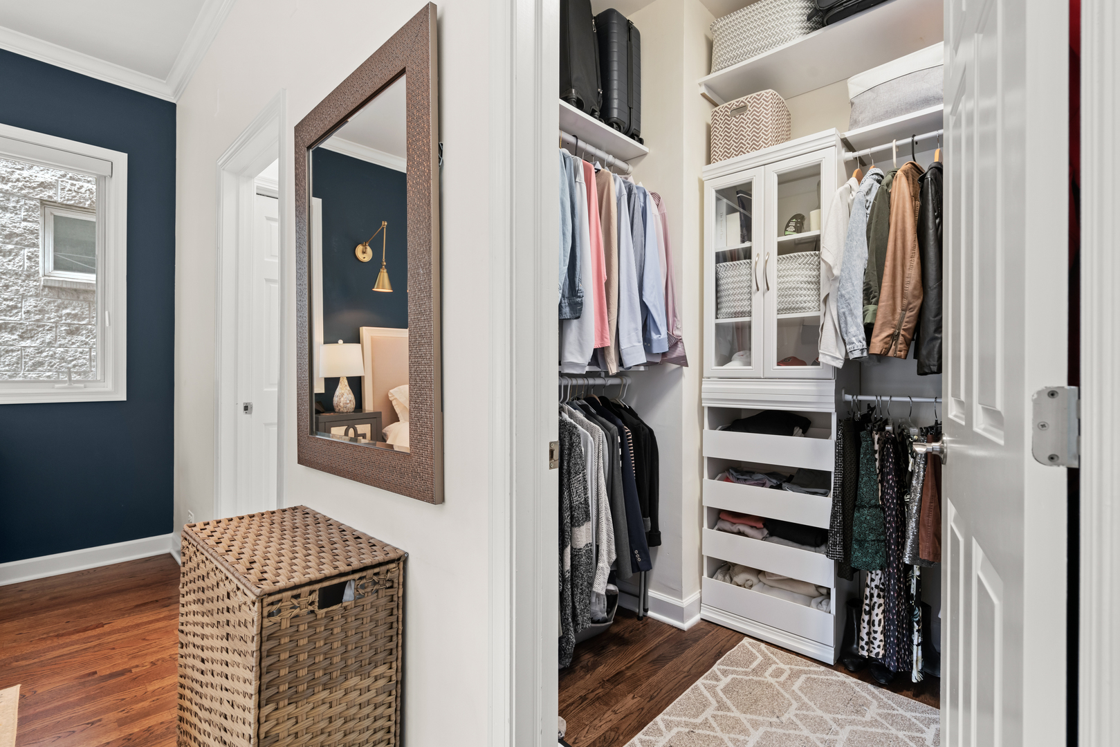 3037 N Racine Avenue Unit: 1