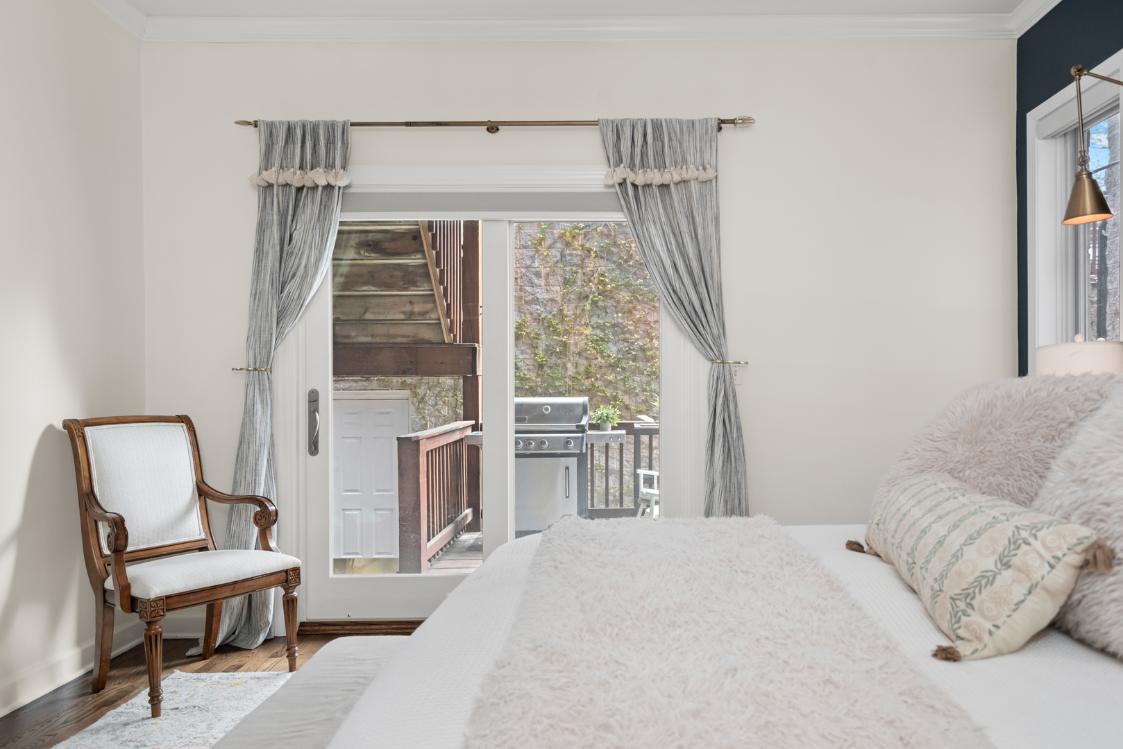 3037 N Racine Avenue Unit: 1