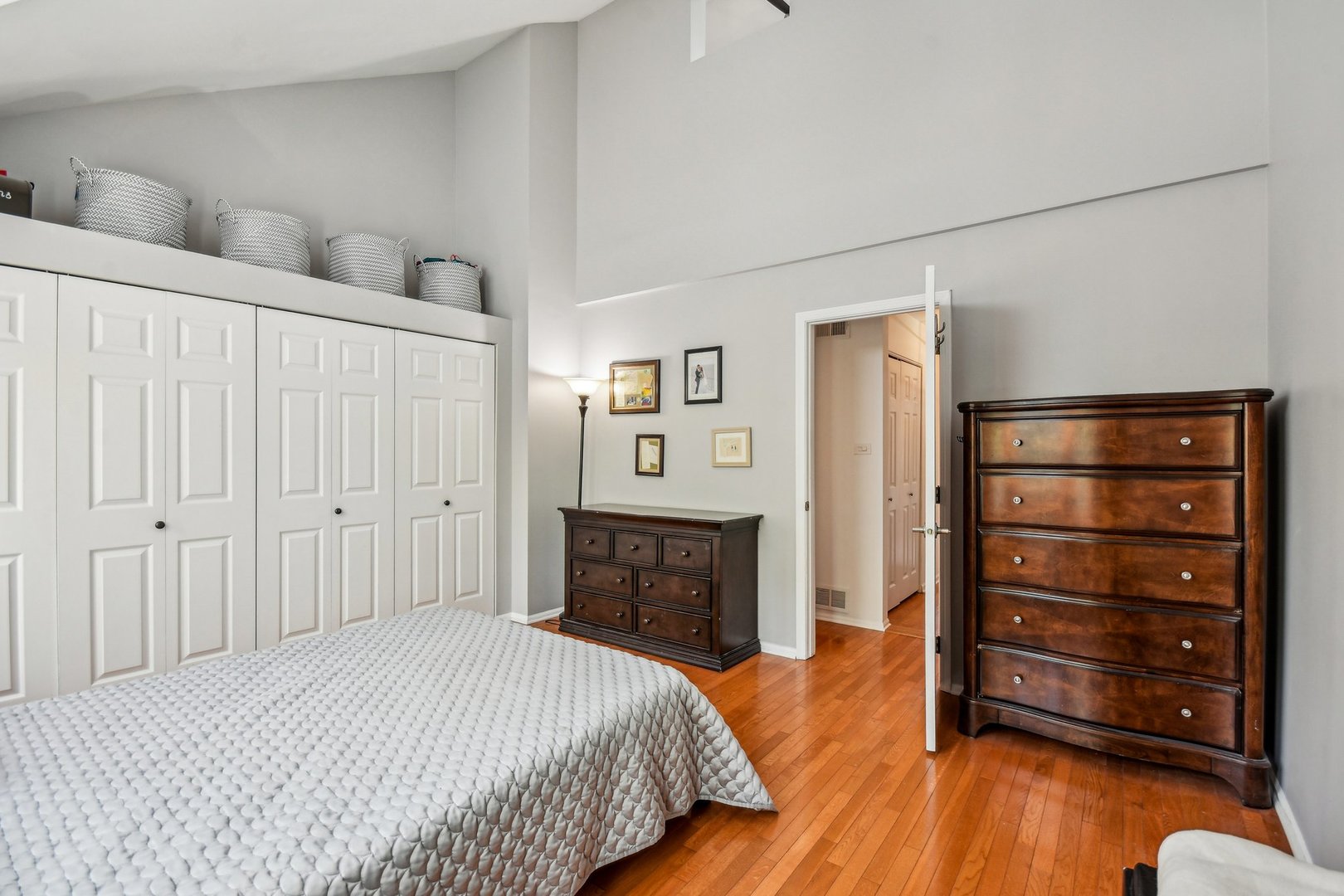 1152 W School Street Unit: 1152