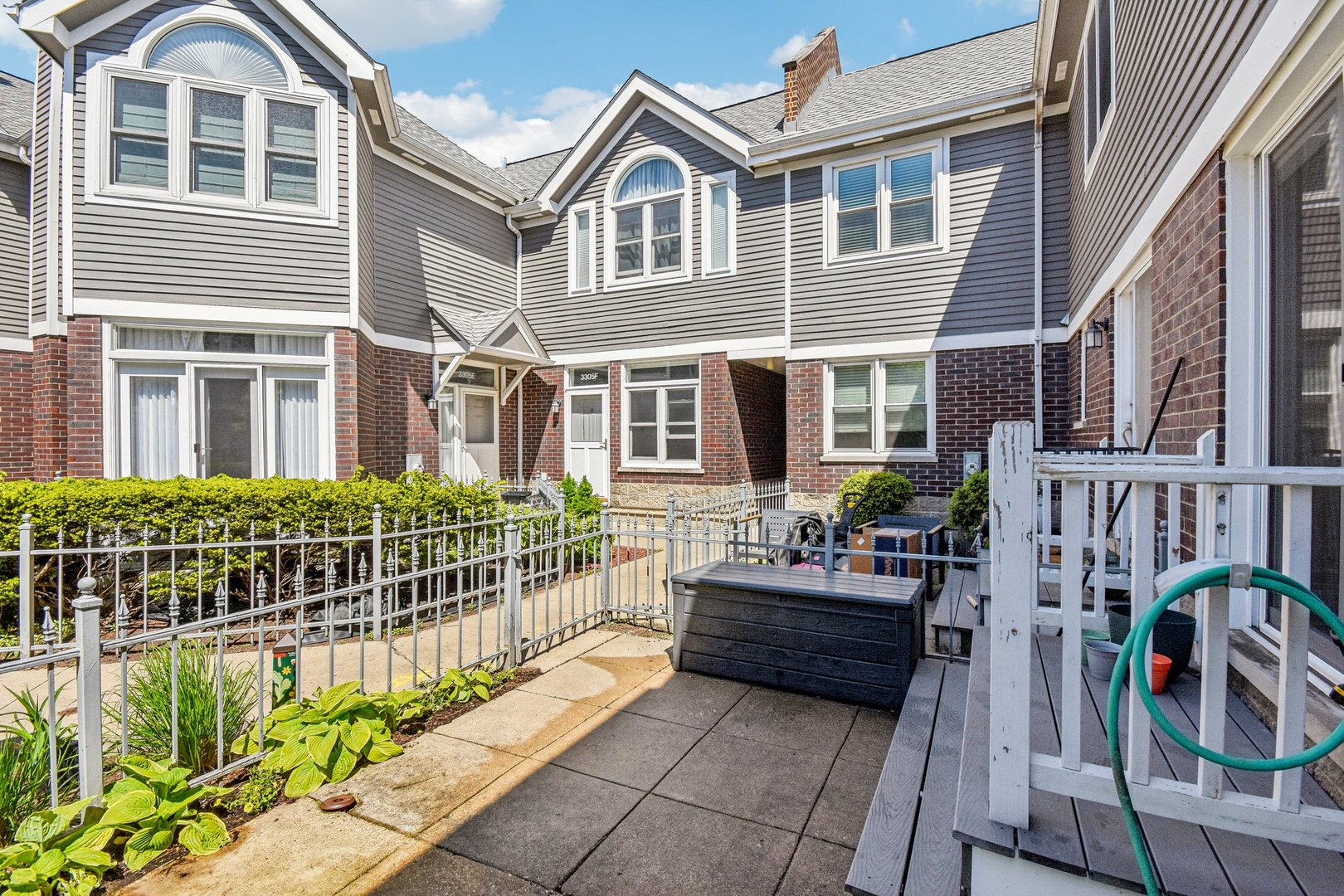 1152 W School Street Unit: 1152