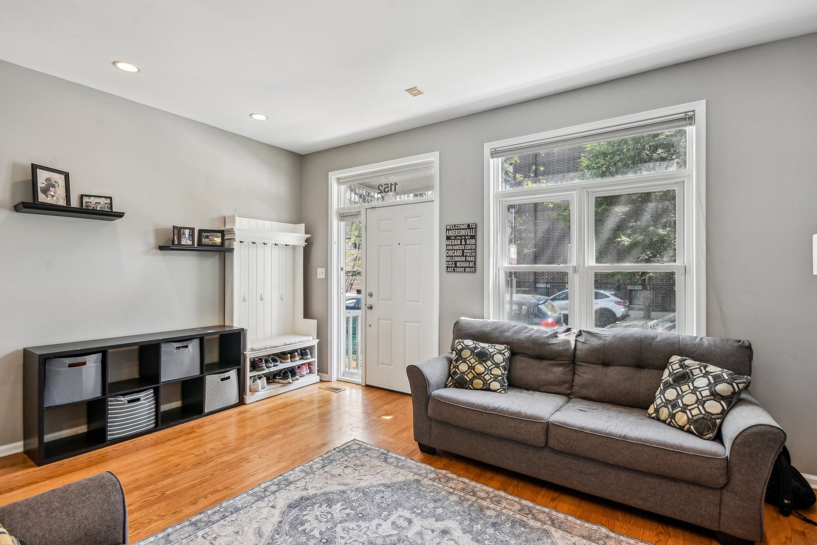 1152 W School Street Unit: 1152