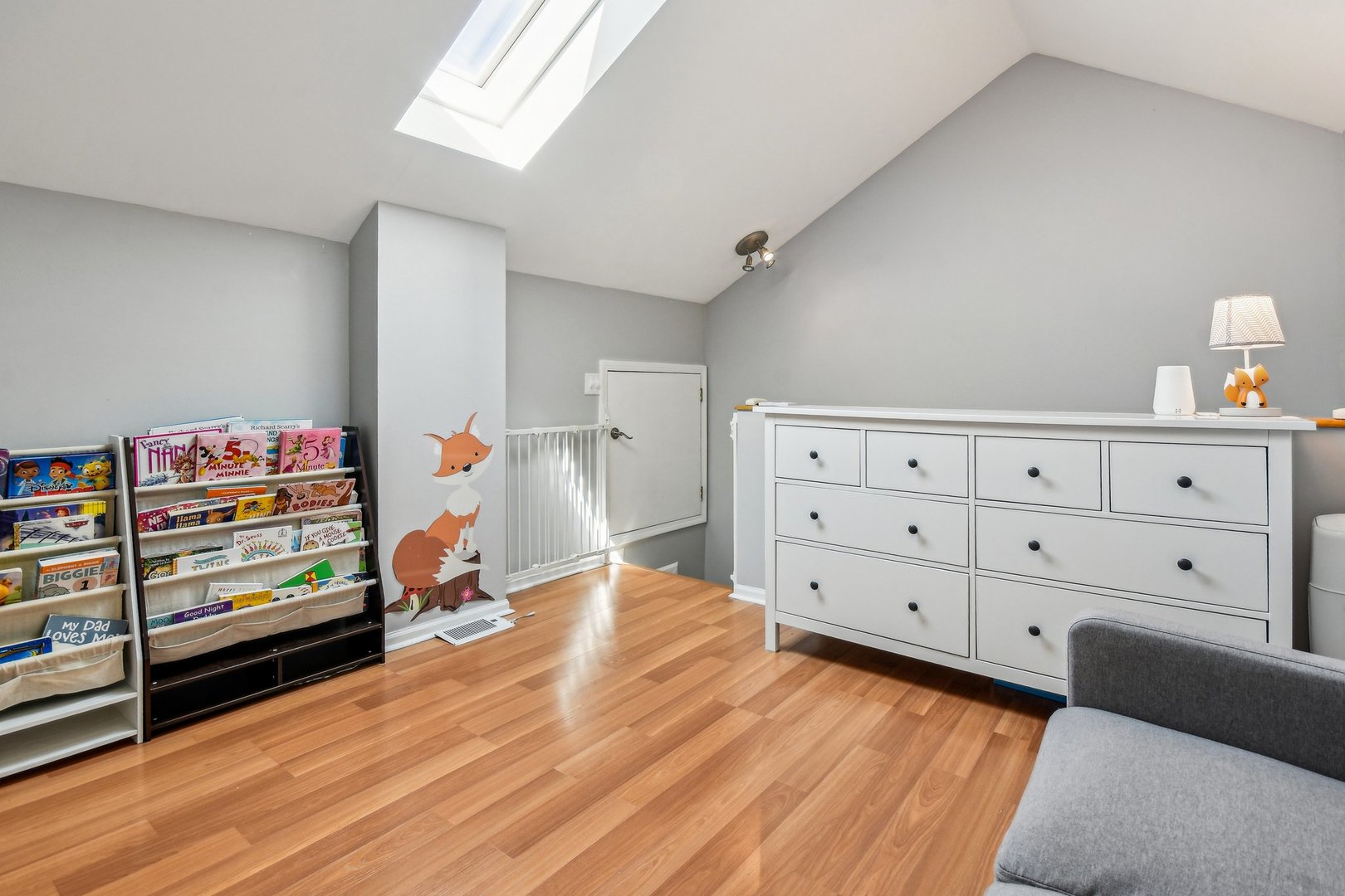 1152 W School Street Unit: 1152