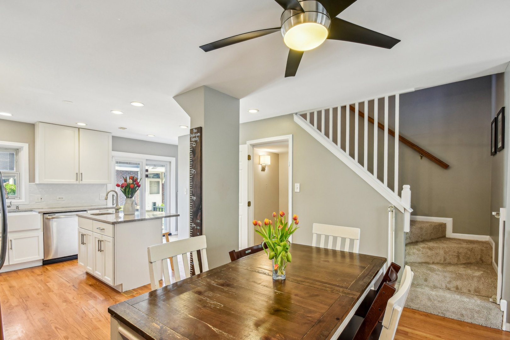 1152 W School Street Unit: 1152