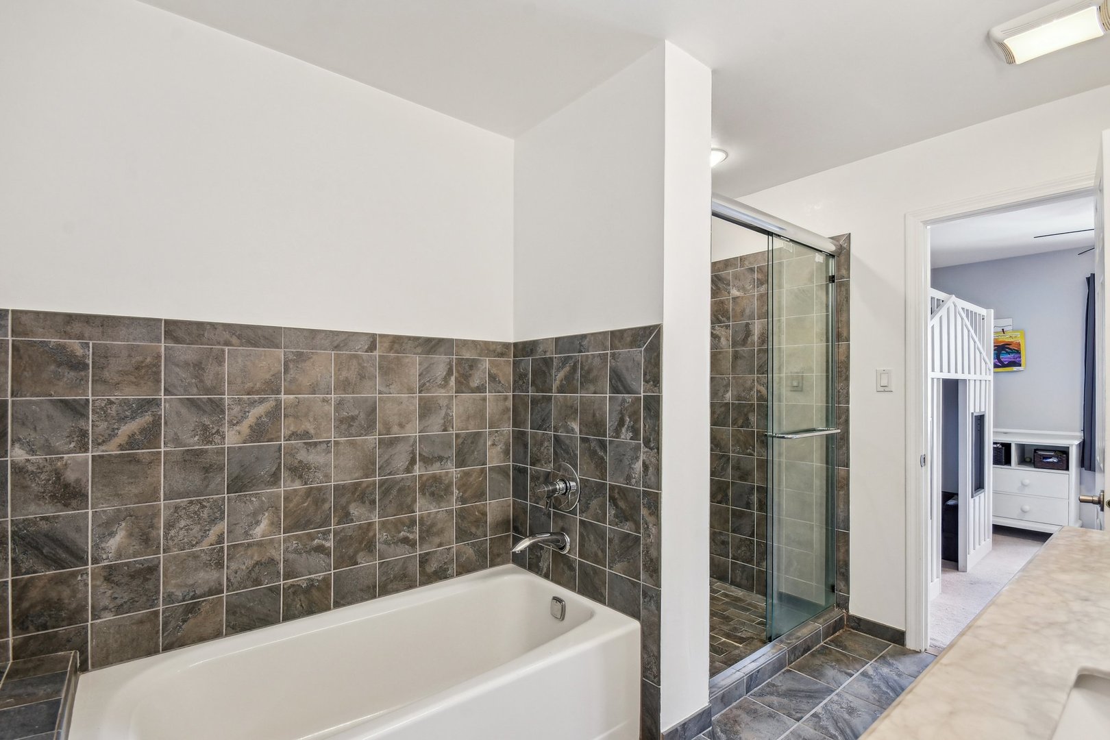 1152 W School Street Unit: 1152