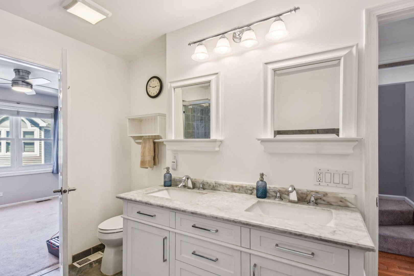 1152 W School Street Unit: 1152