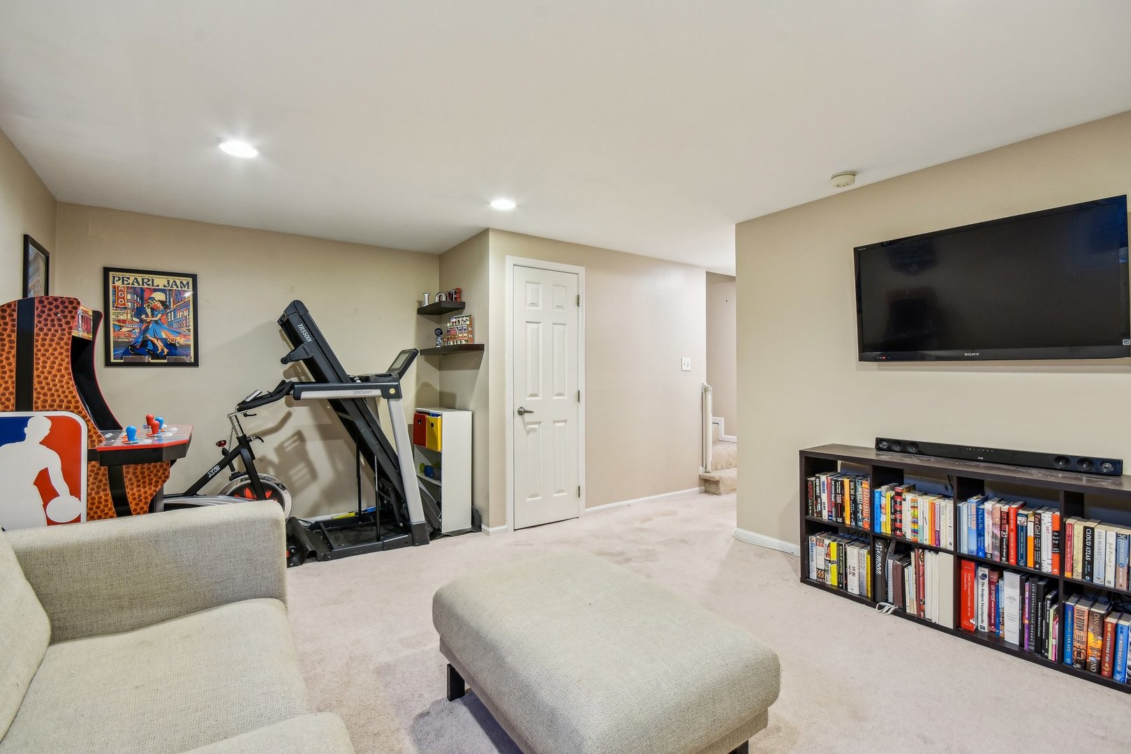 1152 W School Street Unit: 1152